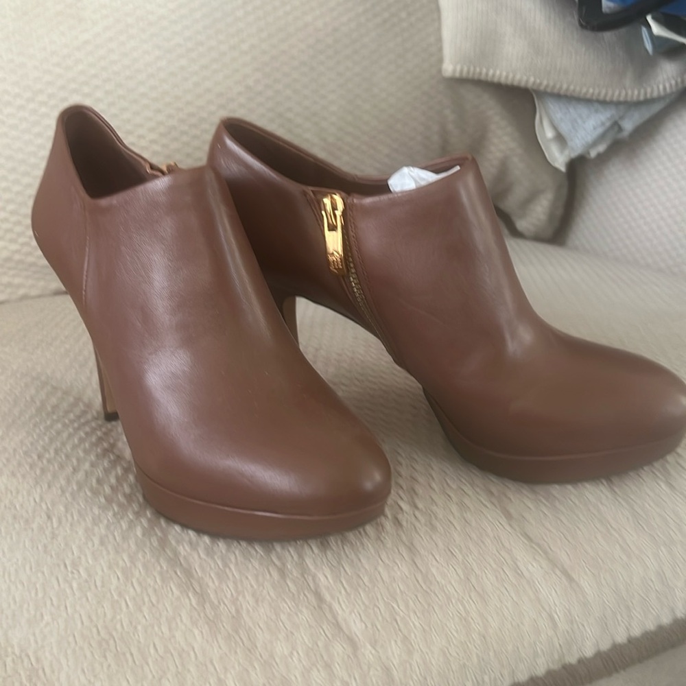 Vince Camuto heeled bootie